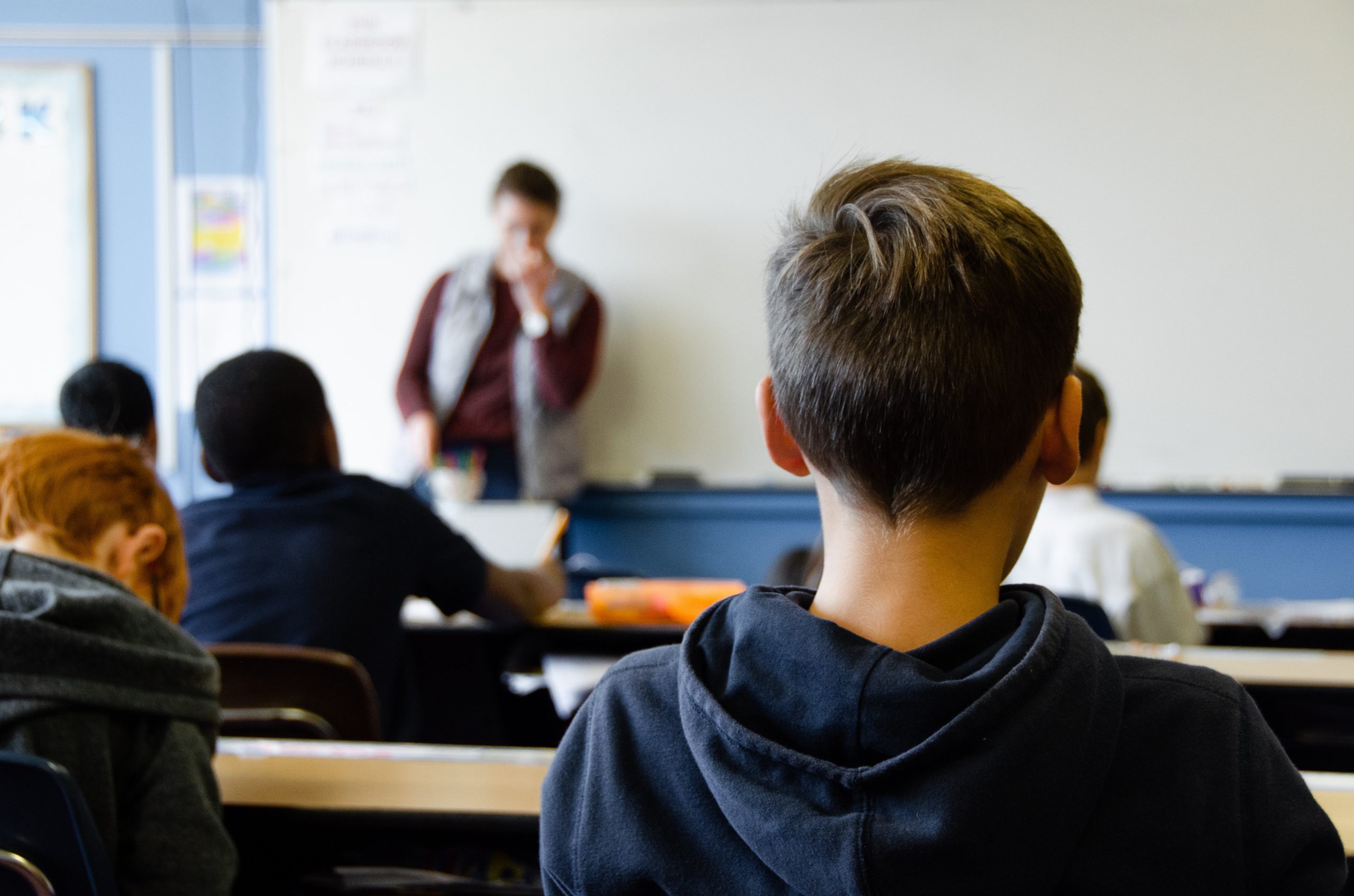 Jongerenorganisaties roepen minister op tot uitstellen collegegeld